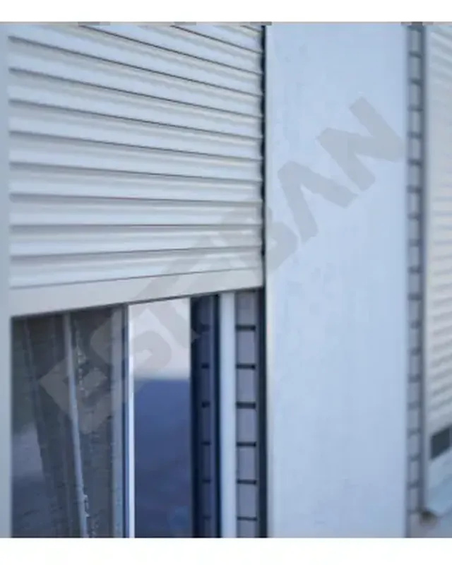 Detalle persiana de PVC